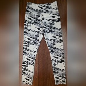ZYIA Light n Tight Black White Viper Leggings Size 4 High Rise Compression